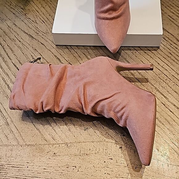 Blush pink suede booties size 7 NWT Journee Colection - Picture 3 of 8